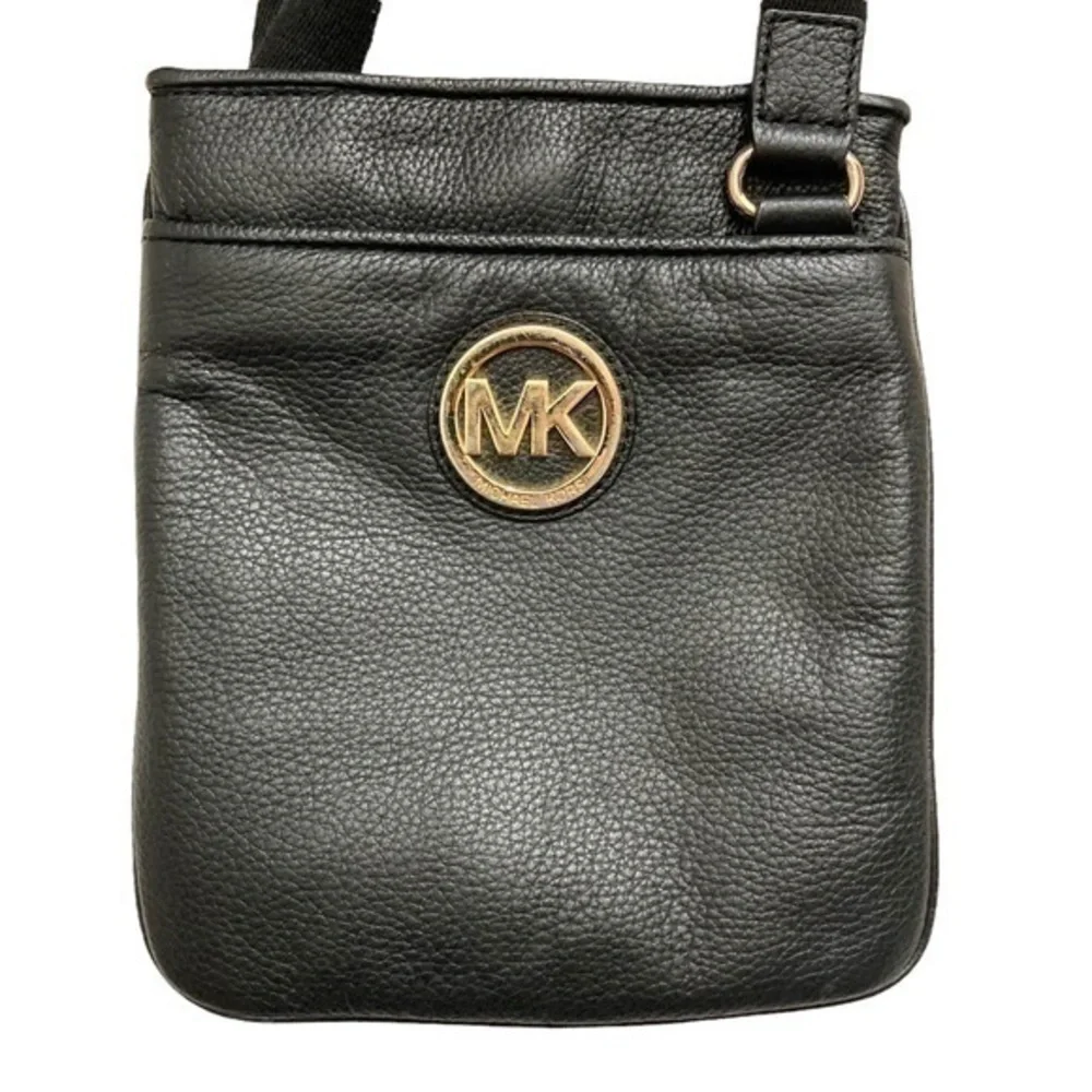Michael kors black leather crossbody bag